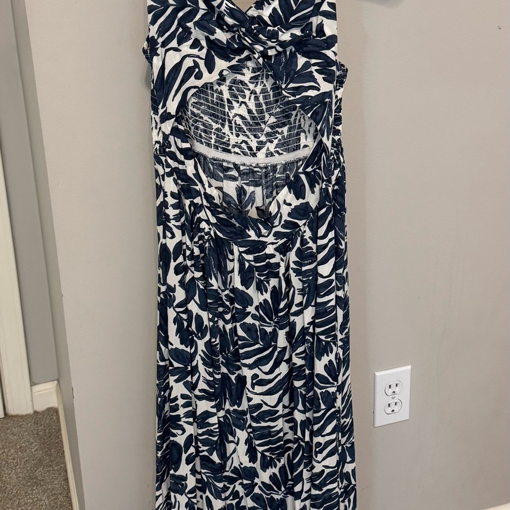 SHEIN Navy and White cutout Leaf Print Maxi Dress